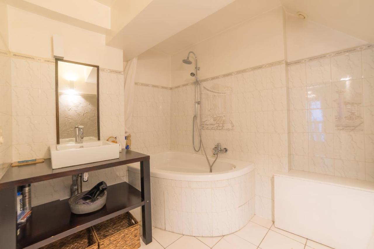 Appartements Atypiques Centre Ville Annecy Bagian luar foto